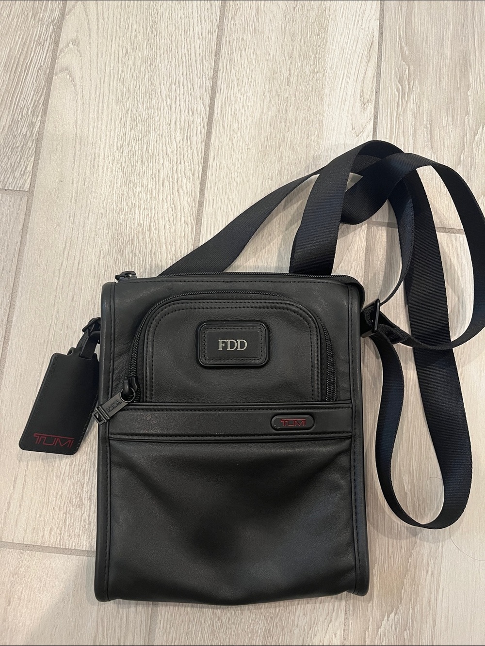 TUMI Black Leather Alpha Crossbody Bag With Luggage Tag-Brand New